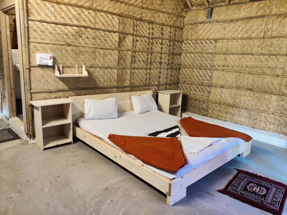 The Gravity Cafe -A Unit Of Staychillhampi Exterior foto