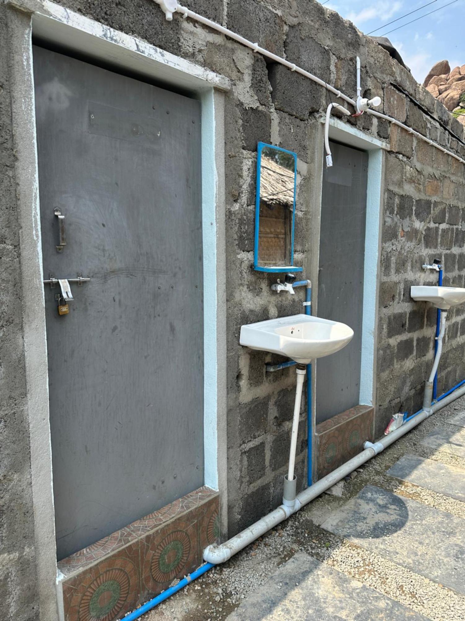 The Gravity Cafe -A Unit Of Staychillhampi Exterior foto