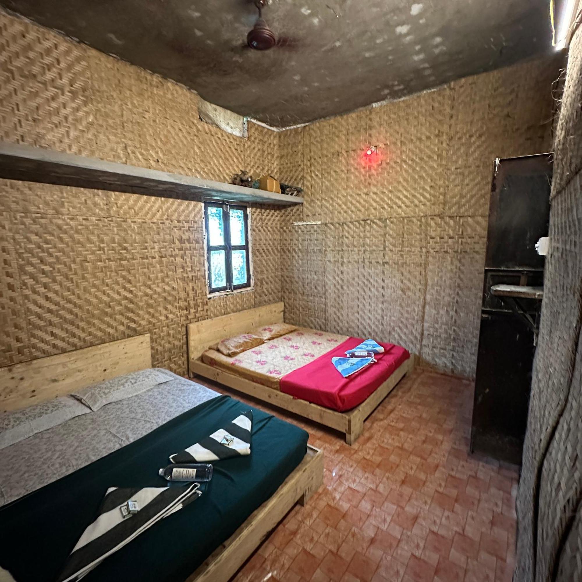 The Gravity Cafe -A Unit Of Staychillhampi Exterior foto