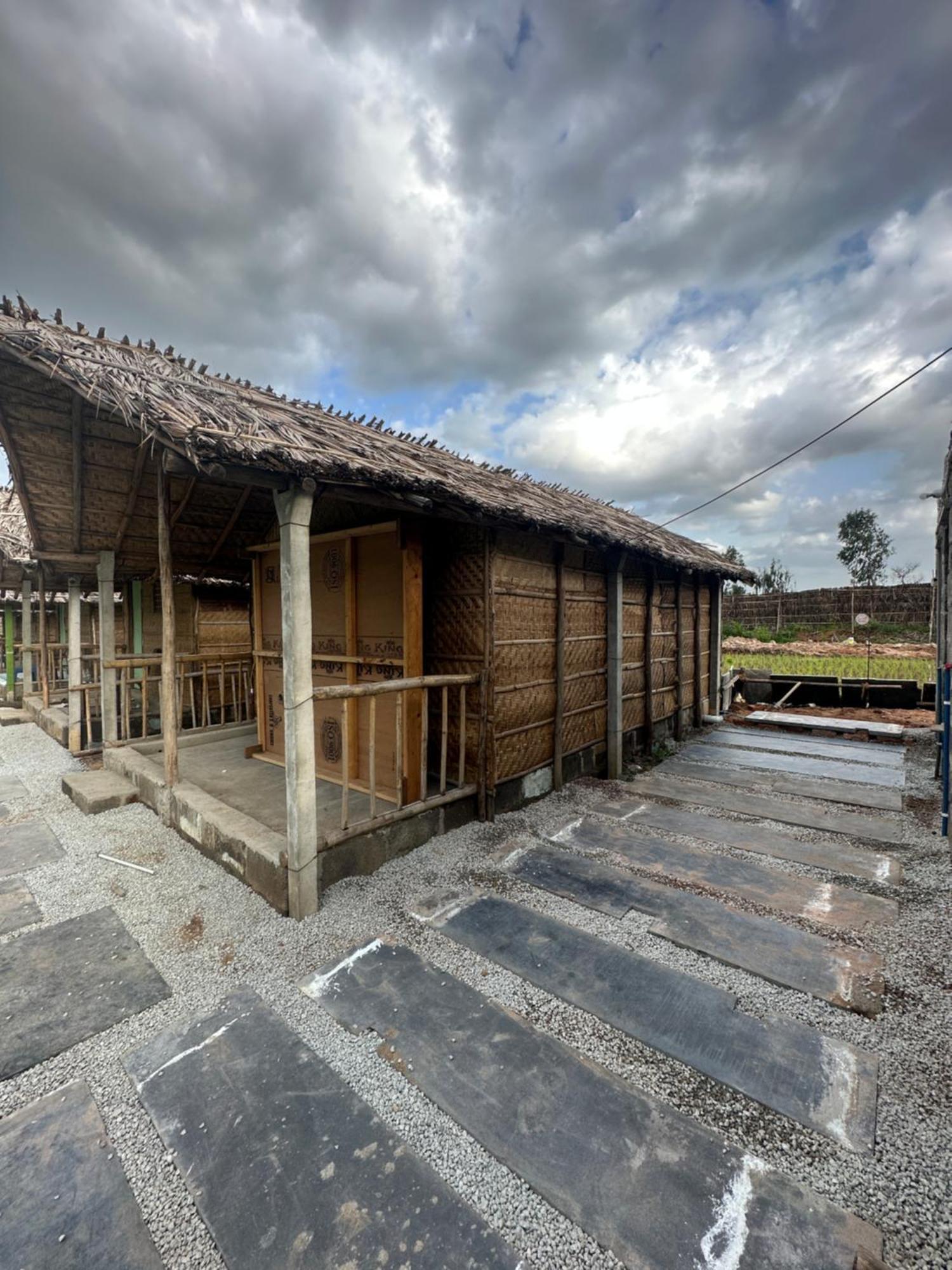 The Gravity Cafe -A Unit Of Staychillhampi Exterior foto
